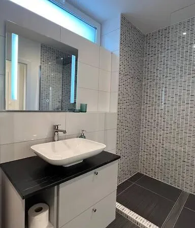 Apartment Gartenwohnung Neben Dem Lkh
