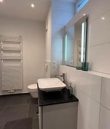 Gartenwohnung Neben Dem Lkh Apartman Graz